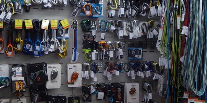 Mainz Suche - Zu finden unter: Sportgeschäft - Deutschland - Für ambitionierte Kletterer haben wir außerdem eine große Auswahl an Karabinern, Sicherungsgeräten, Bandschlingen und co. - Alpinsportladen