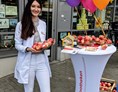 Einkaufen Mainz: Vitamin C Woche in der MED Apotheke. Jeder Kunde bekam ein gratis Vitamin C Geschenk in Form eines Apfels von uns. - Apotheke in der MED