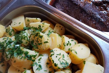 Einkaufen Mainz: Roastbeef mit Petersilienkartoffeln - Haas Catering