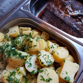 Einkaufen Mainz: Roastbeef mit Petersilienkartoffeln - Haas Catering