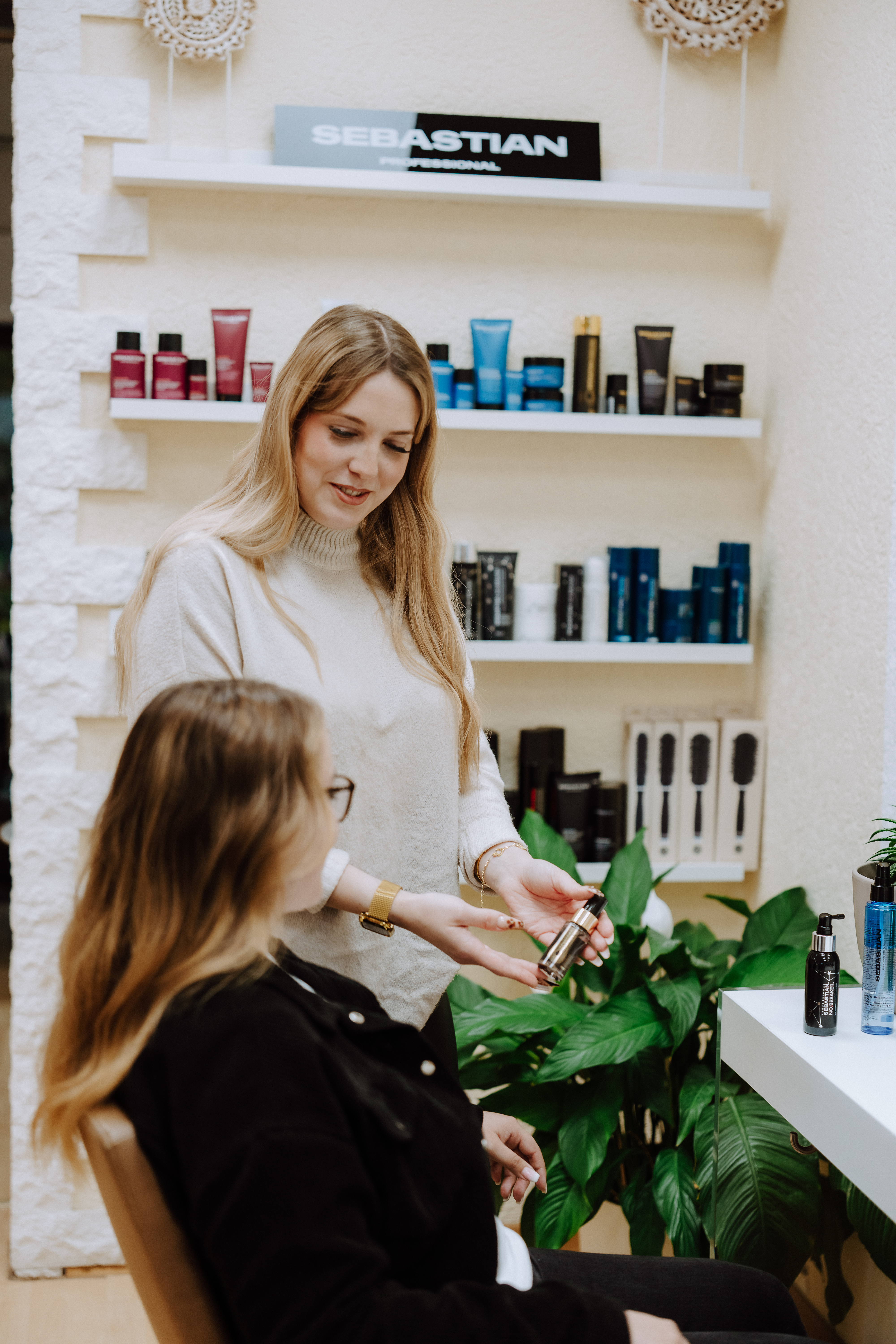 Mainz Suche - Wir bei der Arbeit - Julia‘s HairZstück 