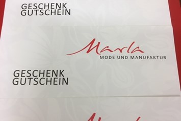 Einkaufen Mainz: Mit Geschenkgutscheinen Einkaufen gehen macht Spaß...wir haben schön eingepackte Gutscheine zum Verschenken... - Marla Mode und Manufaktur